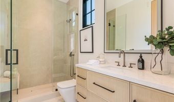 16711 Moorpark St, Encino, CA 91436