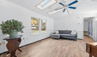 32 Sparrow Dr, Augusta, ME 04330