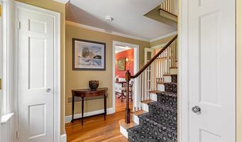 340 Newman Ave, East Providence, RI 02916