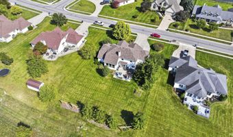 303 Hunters Rdg, Auburn, IN 46706