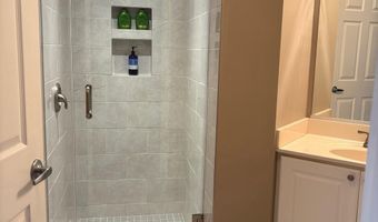 5924 FOUNDERS HILL Dr 302, Alexandria, VA 22310