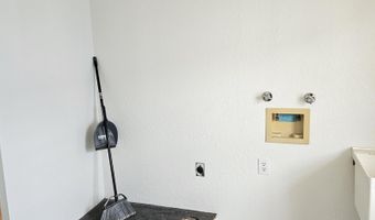 890 STOVALL Ave, Bosque Farms, NM 87068