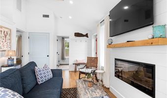 17 Goose Island Rd, Narragansett, RI 02882