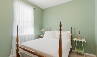 16 Raccoon Ln, Barnegat, NJ 08005