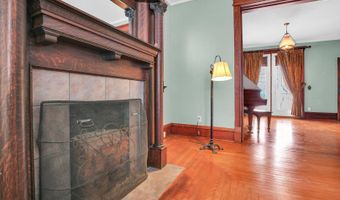 130 S Pine St, Arcola, IL 61910