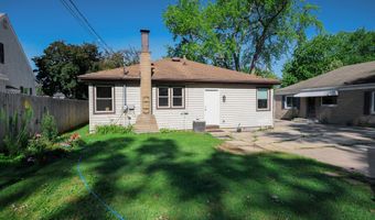 2112 N SUPERIOR St, Appleton, WI 54911