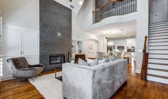 4141 Towne Green Cir, Addison, TX 75001