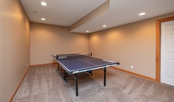 106 SW Stonegate Dr, Ankeny, IA 50023
