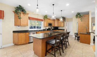 10 Honey Lou Ct, Cranston, RI 02921