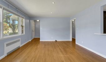 371 Northfield Dr, Bridgeport, CT 06606