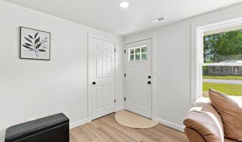 233 S Division St, Auburn, IN 46706