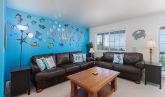 461 S Home Ct, Rockaway Beach, OR 97136