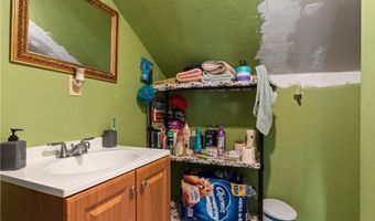 189 Smith St, Cranston, RI 02905