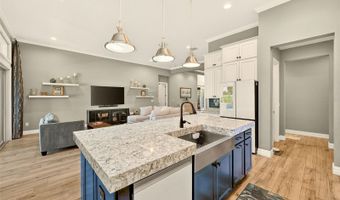 6951 CRESTPOINT Dr, Apollo Beach, FL 33572