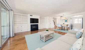 21 Harbour Vlg C, Branford, CT 06405