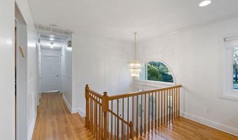 16 Edgebrook Ln, Airmont, NY 10952