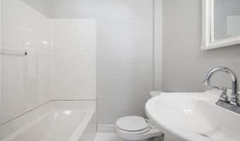 86 Sherwood St, Cranston, RI 02920