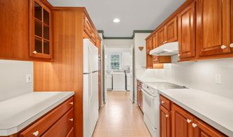 151 S Main St, Allentown, NJ 08501