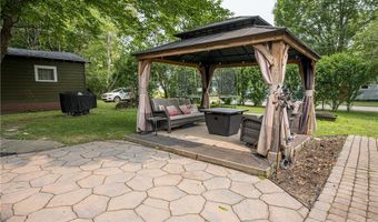9658 Oakland St, Angola, NY 14006