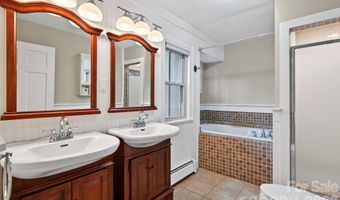 760 Glenn Bridge Rd, Arden, NC 28704