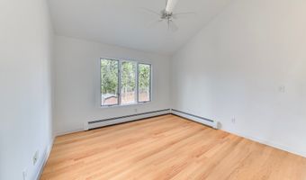 28 Pepperidge Ln, Amagansett, NY 11930