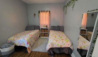1306 S 2nd St, Aberdeen, SD 57401