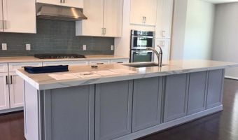 2783 Ashcombe Dr, Ann Arbor, MI 48105
