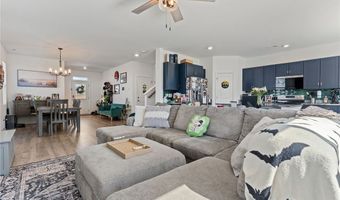 55 Walkabout Dr, Aberdeen, NC 28315