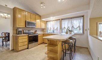 6855 SW JUNIPER Ter, Beaverton, OR 97008