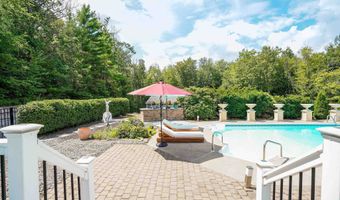 9 Longview Dr, Bow, NH 03304