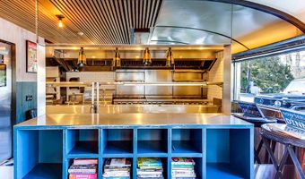 74 A Montauk Hwy, Amagansett, NY 11930