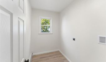 26 Alto St, Cranston, RI 02920