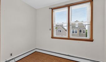 25 W 15TH St #5, Bayonne, NJ 07002