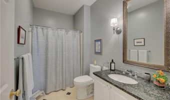 166 Pine Glen Dr 166, East Greenwich, RI 02818