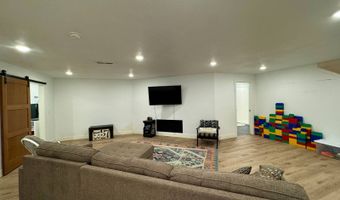 1008 S 10th Ave, Britton, SD 57430