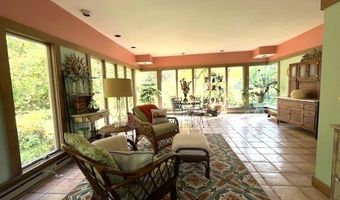 3288 Spring Valley Rd, Akron, OH 44333