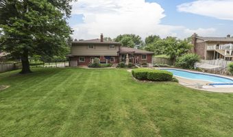 1640 Ridge Hill Ln, Indianapolis, IN 46217