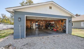 214 6Th Ave E, Albia, IA 52531