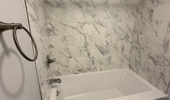 50 Lincoln Ave 1 R, Danbury, CT 06810