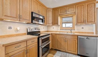 611 11th St SW, Austin, MN 55912