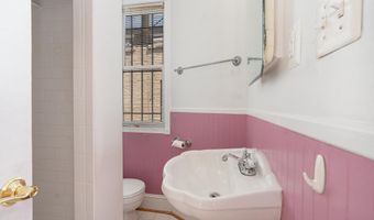 716 4TH St NE, Washington, DC 20002