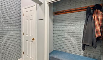 5901 Gibbs Rd, Andover, OH 44003