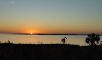 130 Bay Ave, Apalachicola, FL 32320