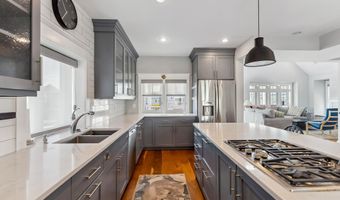 25 W 32nd, Avalon, NJ 08202