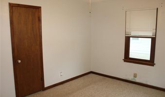 3 E Elm St, Alton, IL 62002