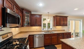 10 Sables Way, Lincoln, RI 02865
