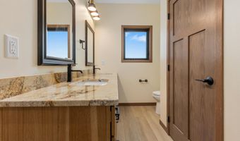 1716 N 18th St, Aberdeen, SD 57401