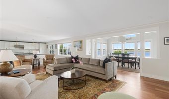 5 Hampden St, Barrington, RI 02806