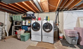 693 Rustic Valley Dr, Ballwin, MO 63021