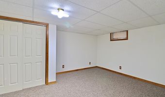 2970 S Iris Dr, Beloit, WI 53511